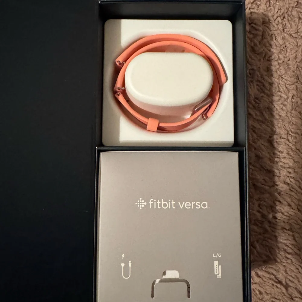 Fitbit Versa (Original) Used with Charger and Two Bands